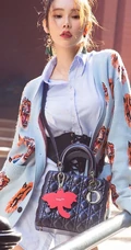 女生模特姚梦琪约会街拍写真日记，身材高挑，线条感修长
