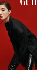 吴千语《艺领时尚GUIDE》杂志写真大片，黑衣皮裤耳环夸张