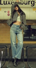 韩艺瑟化身个性非主流摩登少女，妆容魅惑，现身柏林街头