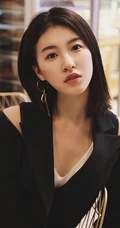女明星杜雨宸清爽利落黑衣短裤唯美写真图片