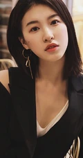 女明星杜雨宸清爽利落黑衣短裤唯美写真图片