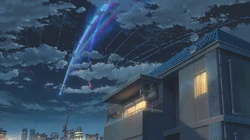 天空飞过的流星留下的七色轨迹唯美壁纸，出自动漫《你的名字》场景