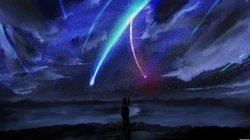 天空飞过的流星留下的七色轨迹唯美壁纸，出自动漫《你的名字》场景