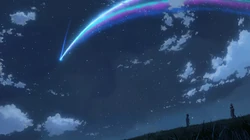 天空飞过的流星留下的七色轨迹唯美壁纸，出自动漫《你的名字》场景