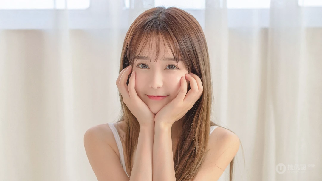 清纯可爱的美女模特小九九私房温馨写真壁纸图片