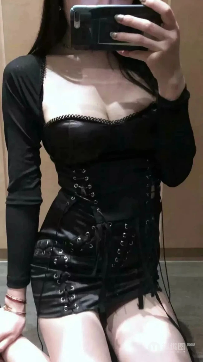 性感丝袜，大长腿美女热门手机壁纸图片
