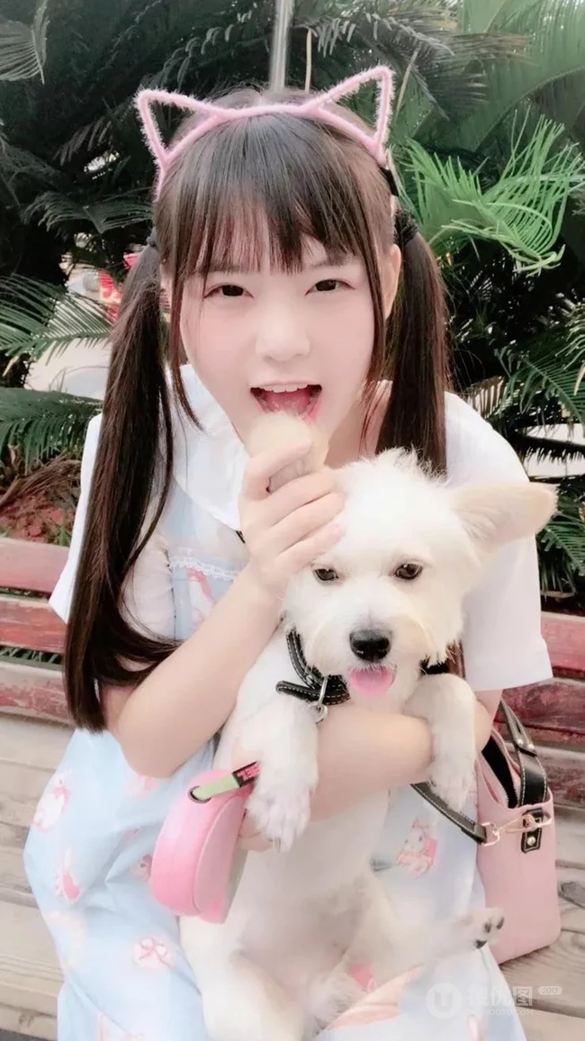 抖音热门性感美女的背景微信信息锁屏手机壁纸图片