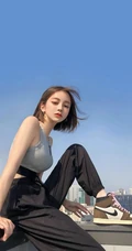 抖音热门性感美女的背景微信信息锁屏手机壁纸图片
