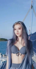 霸气狂拽的社会绿头发纹身美女等高清手机壁纸