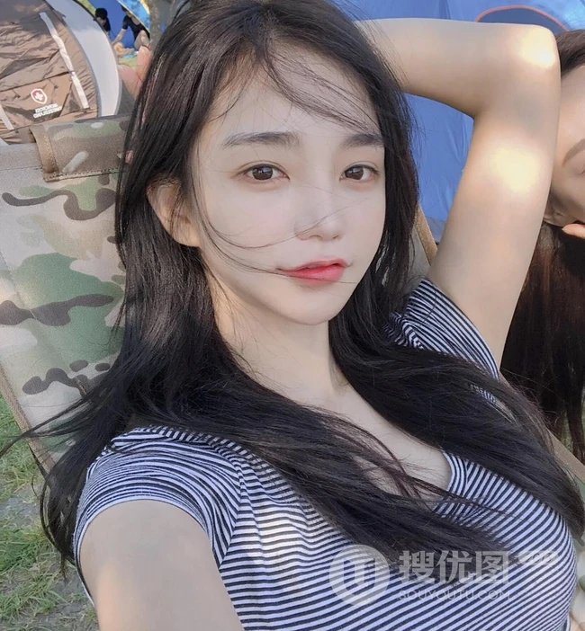 嘴唇很有特色的韩国女生金道妍气质自拍，写真，生活照图集