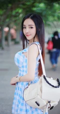 气质90后女生嫩模杨子芯甜美动人写真，生活照图集