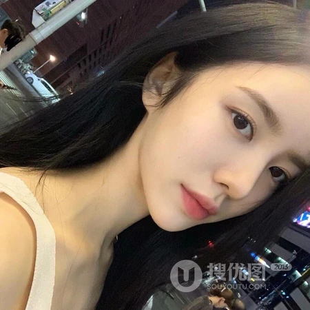 烟熏妆女生，酷酷的霸气女生微信头像图片