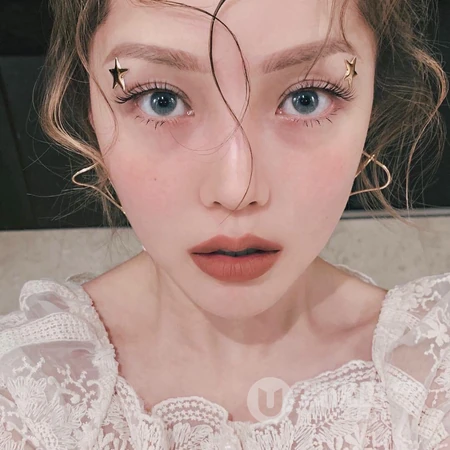 烟熏妆女生，酷酷的霸气女生微信头像图片