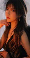 黑色翅膀的天使恶魔吗？彩妆女生暗黑风格纱裙写真图片