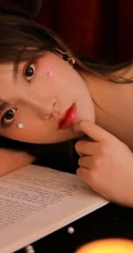 黑色翅膀的天使恶魔吗？彩妆女生暗黑风格纱裙写真图片