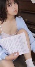 可爱俏皮文艺女孩蓝色毛衣贝雷帽快乐清新室内写真图片
