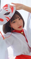 韩国女生姜仁卿气质日系狐狸猫和服，及面具魅惑室内写真图片