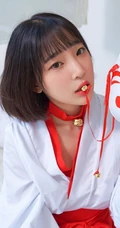 韩国女生姜仁卿气质日系狐狸猫和服，及面具魅惑室内写真图片