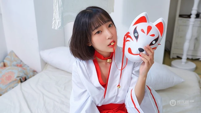 韩国女生姜仁卿气质日系狐狸猫和服，及面具魅惑室内写真图片