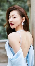 气质时尚女生黄梦莹蓝色V领长裙礼服户外写真美图