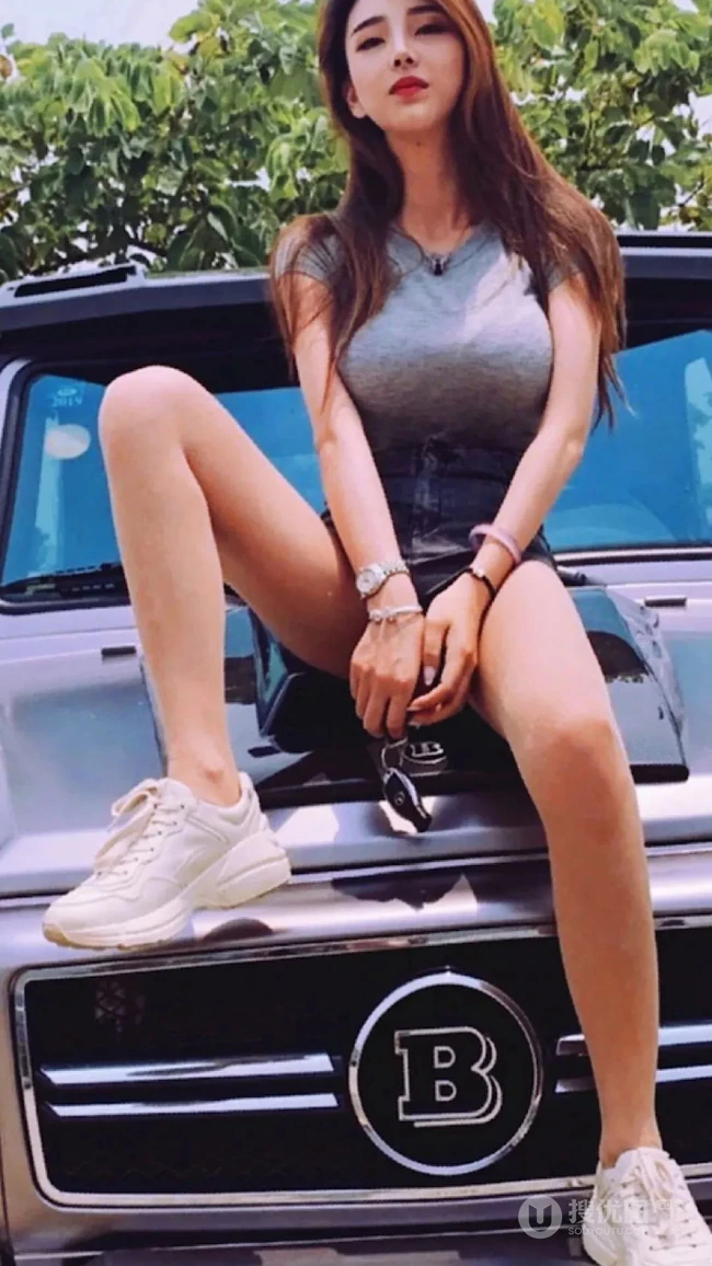 大长腿的性感美女iphonexsMax手机壁纸
