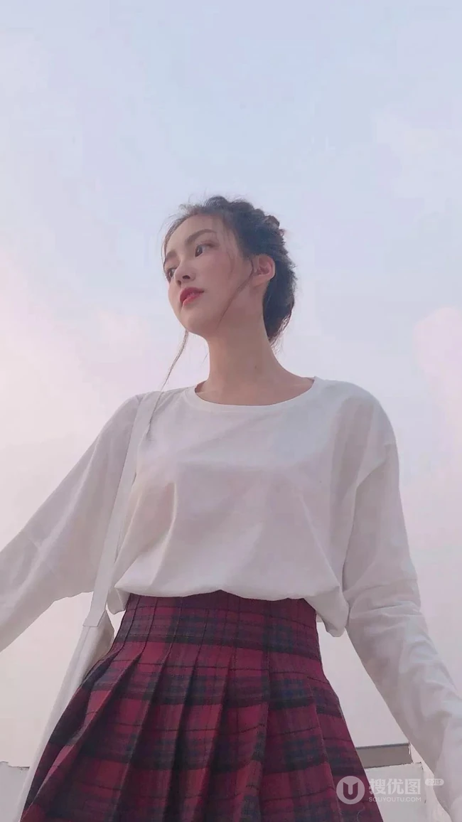 大长腿的性感美女iphonexsMax手机壁纸