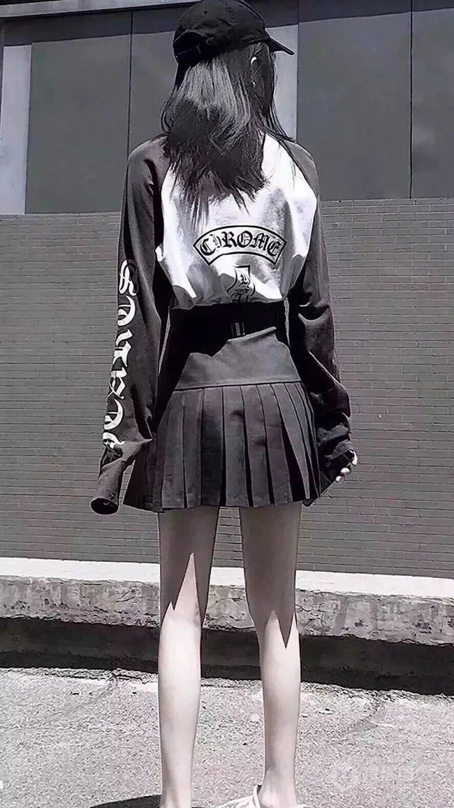 大长腿的性感美女iphonexsMax手机壁纸