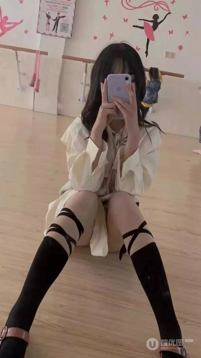 12月第二期可爱的美女私房写真手机壁纸