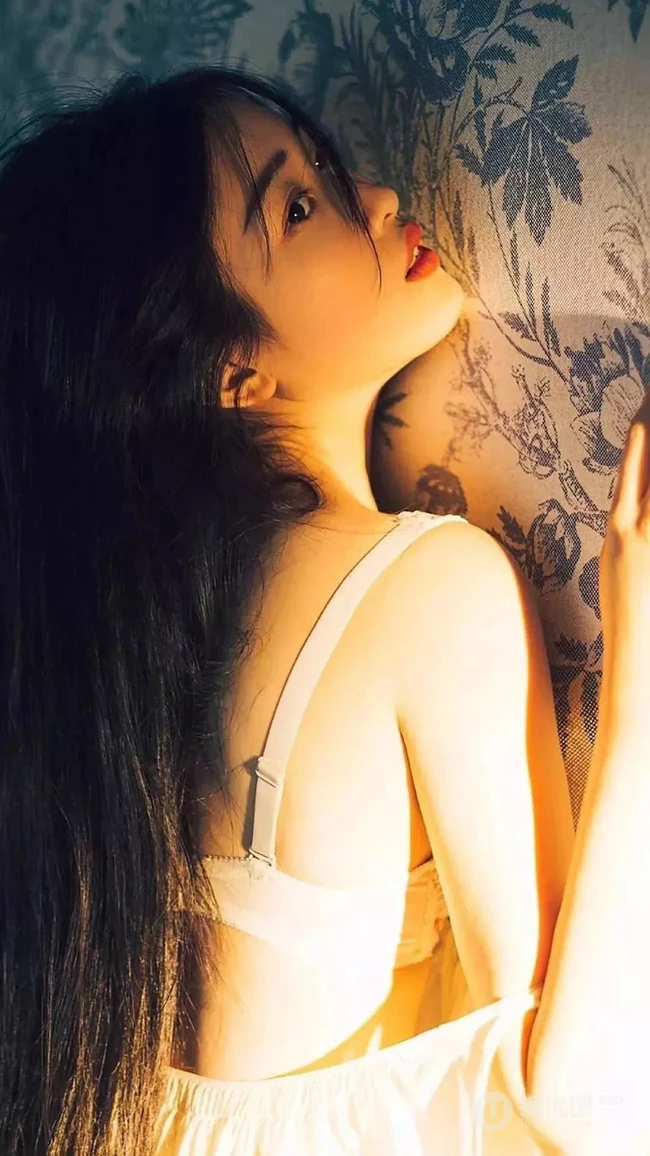 12月第二期可爱的美女私房写真手机壁纸
