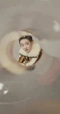 桃红少女心，女演员王鹤润精致有型随性写真图片