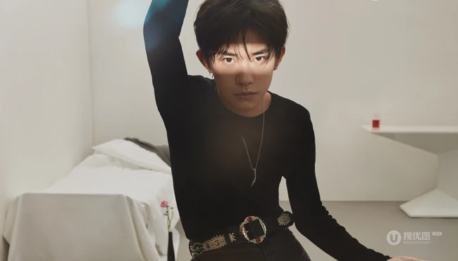 易烊千玺新专辑温差感宣传写真图片