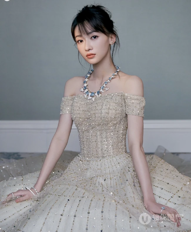 吴谨言亮闪礼裙连衣裙礼服气质时尚出镜写真图片
