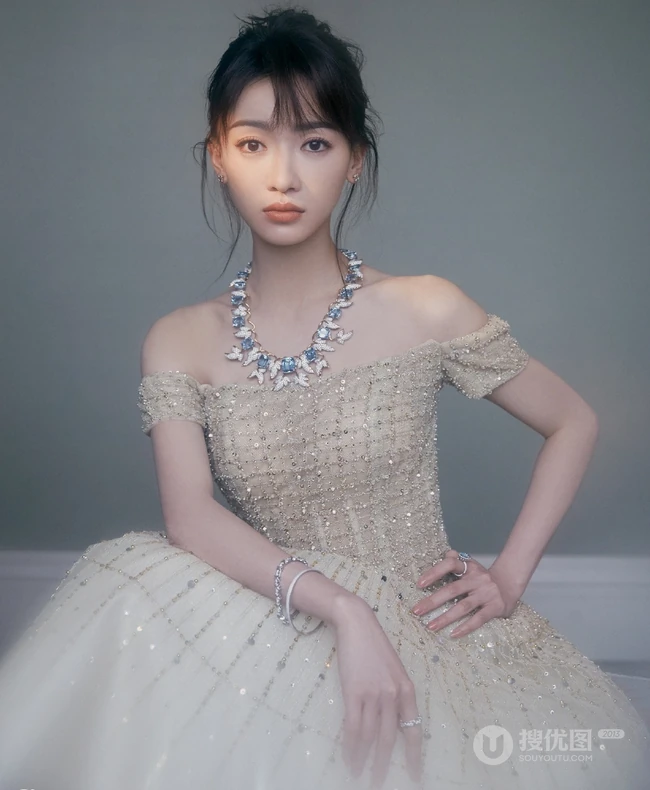 吴谨言亮闪礼裙连衣裙礼服气质时尚出镜写真图片