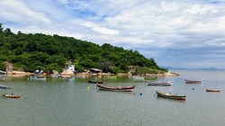 唯美的海边城市旅游圣地电脑壁纸
