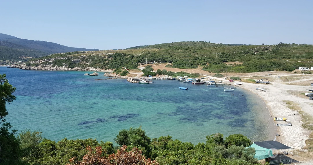 唯美的海边城市旅游圣地电脑壁纸