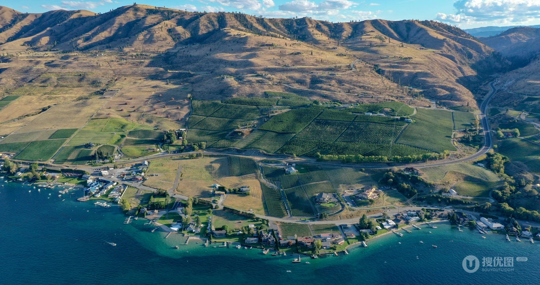 唯美的海边城市旅游圣地电脑壁纸