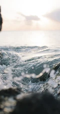 大浪淘沙，涌动的海浪高清手机壁纸