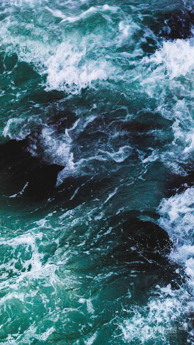 大浪淘沙，涌动的海浪高清手机壁纸