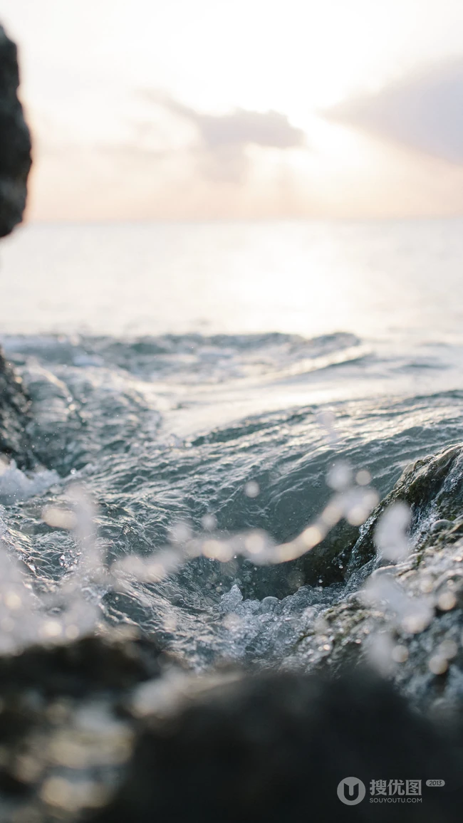 大浪淘沙，涌动的海浪高清手机壁纸