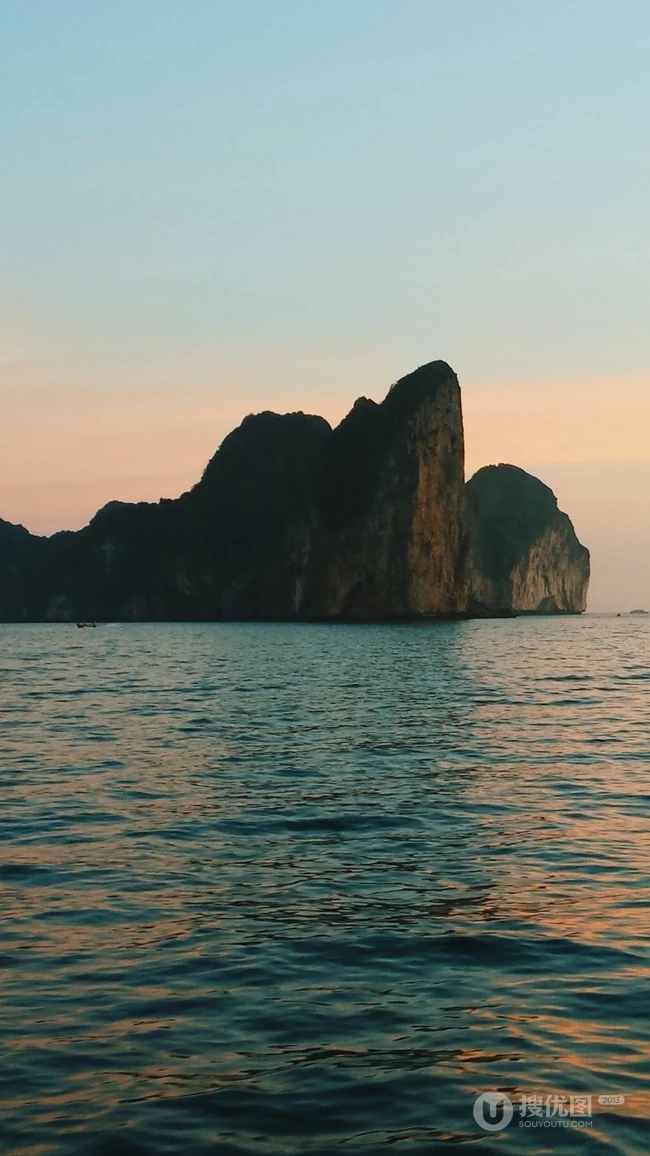 唯美的海上落日彩霞风景手机壁纸