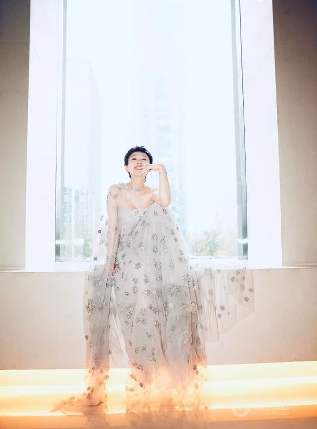 女演员练练明星慈善夜活动写真图片