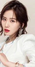 刘诗诗最新《时尚COSMO》杂志写真大片，容颜娇美略显清瘦