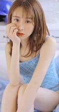 蓝色的浪漫多情，蓝色家居服少女清新气质室内写真图片