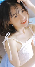 微卷齐肩短发刘海少女清新活泼室内写真，一见倾心的感觉