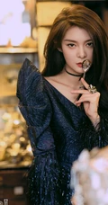 傅菁酷美时尚动人黑色连衣裙高清写真图片