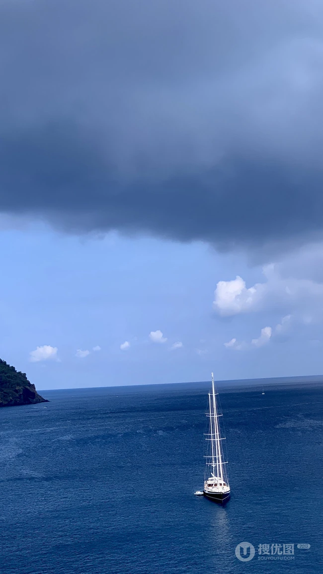 唯美的海边城镇，海洋风景手机背景图片