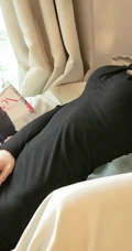 气质女生模特季梦黑色紧身包臀连衣裙高清室内图片