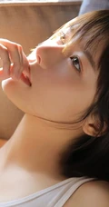 爱上你的笑容，齐刘海短发俏丽双眼皮少女室内写真图片