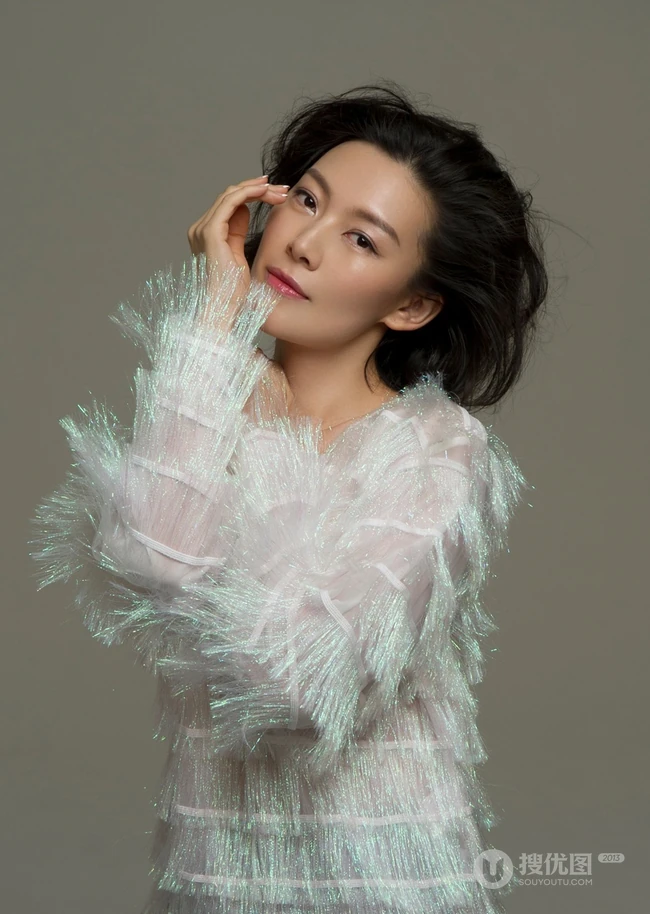 中国&ldquo;花腔精灵&rdquo;常思思荣登《BELLA》杂志气质图片