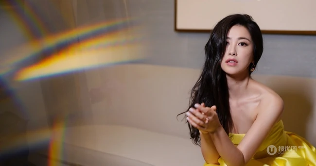 女明星朱珠黄色礼裙长裙礼服出席活动气质图片